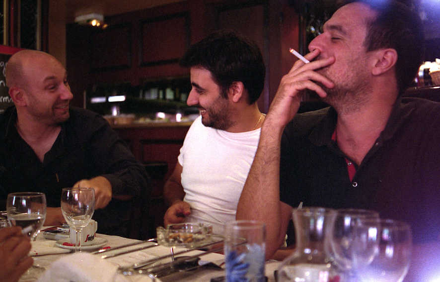 Yannick Dahan, Stéphane Moïssakis et Rafik Djoumi au restaurant